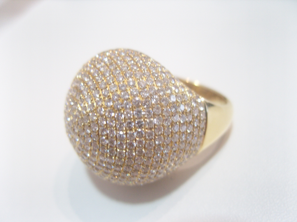 Anel em Ouro Amarelo 18k com Diamante
