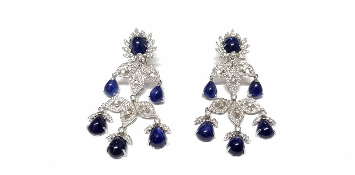 Brinco em Ouro Branco 18k com Diamante e Safira
