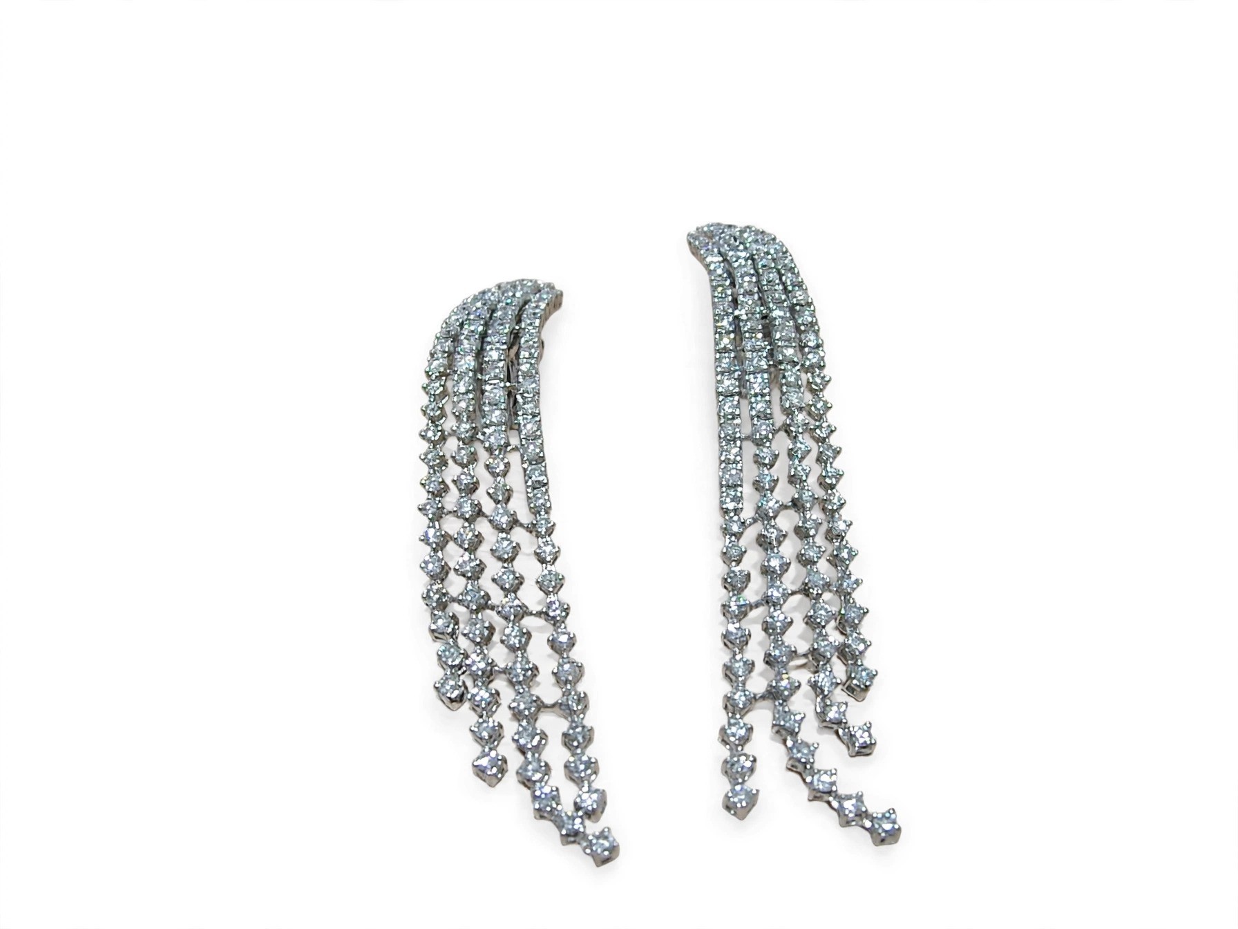Brinco em Ouro Branco 18k com Diamante II