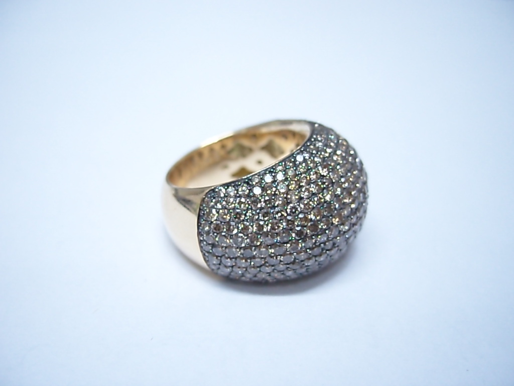 Anel em Ouro Amarelo 18k com Diamante II
