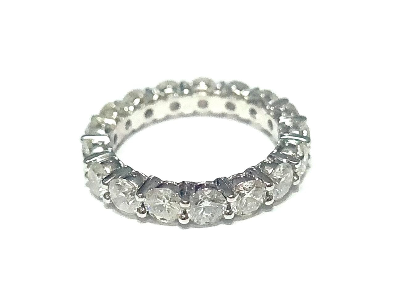 Aliança em Ouro Branco 18k com Diamante