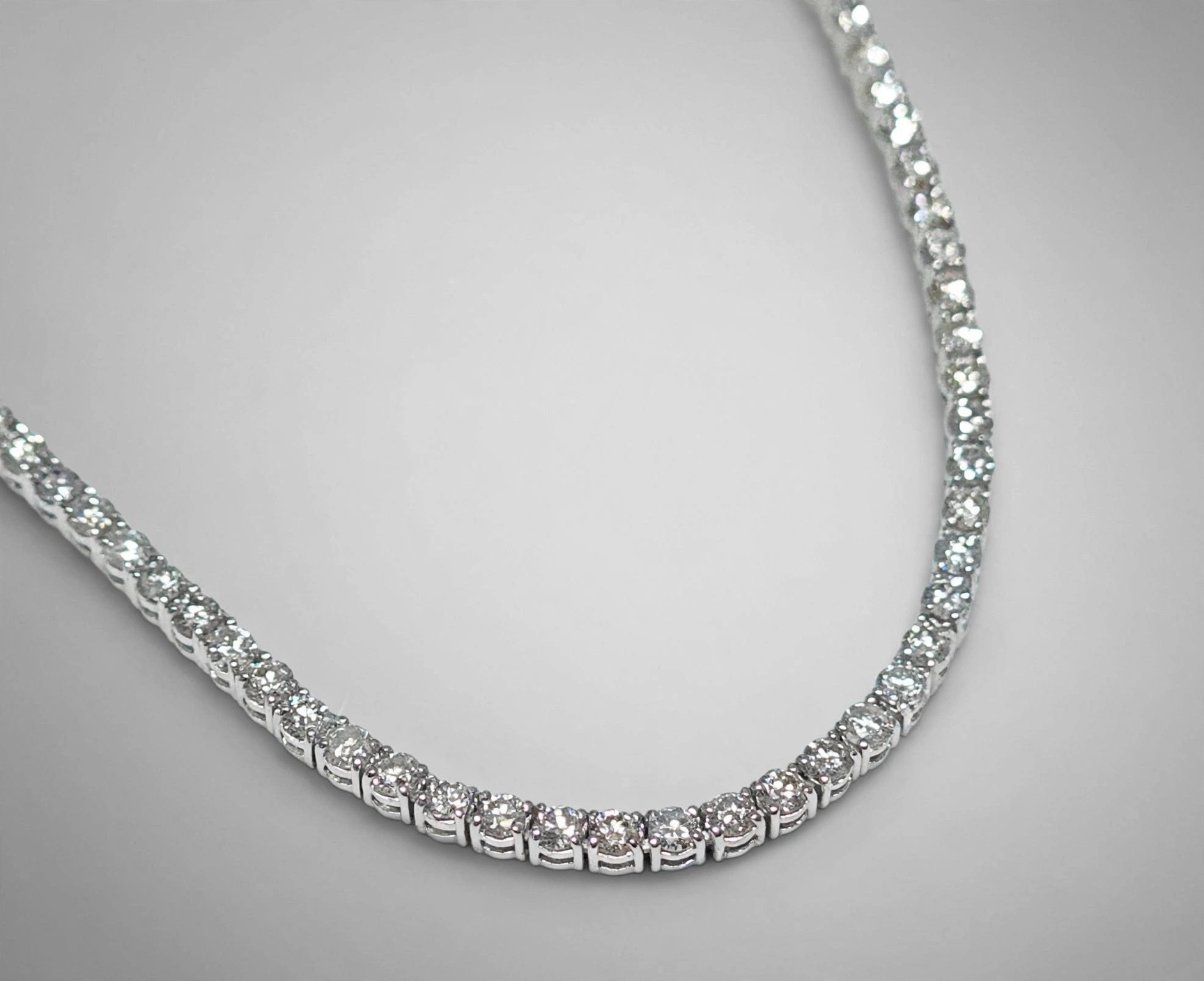 Colar Riviera em Ouro Branco 18k com Diamante
