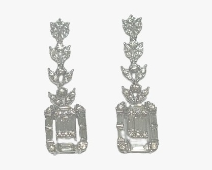 Brinco Baguete em Ouro Branco 18k