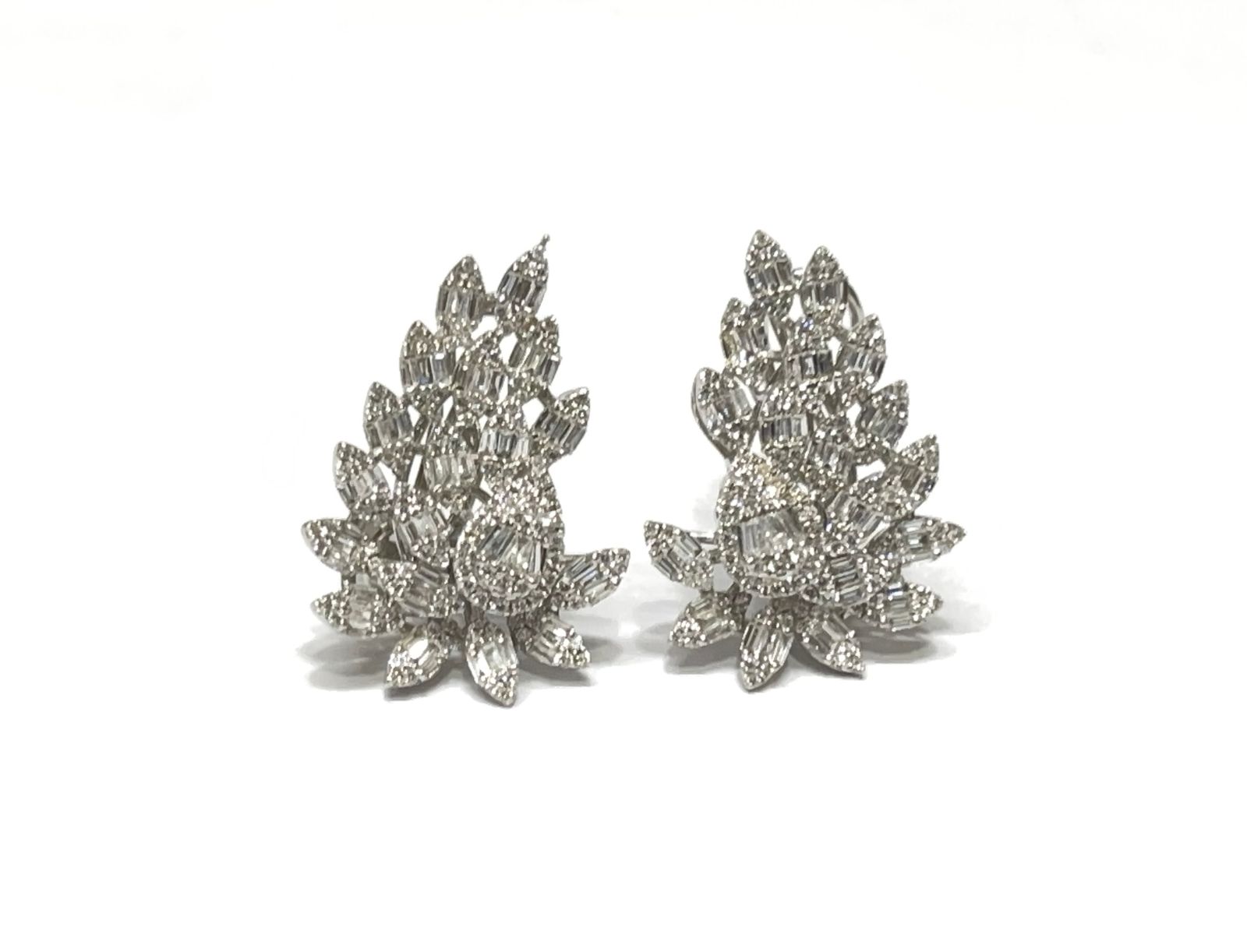 Brinco em Ouro Branco 18k III